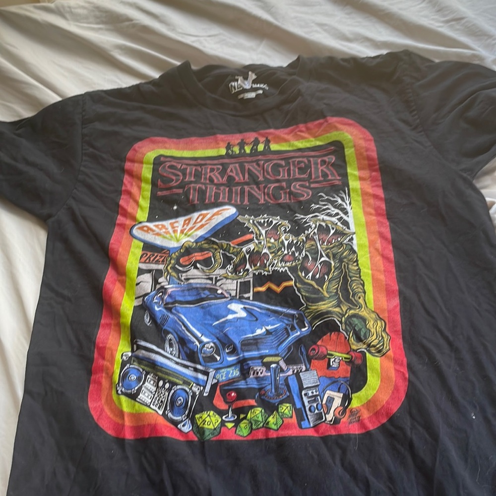 stranger things official netflix merchandise medium graphic tee